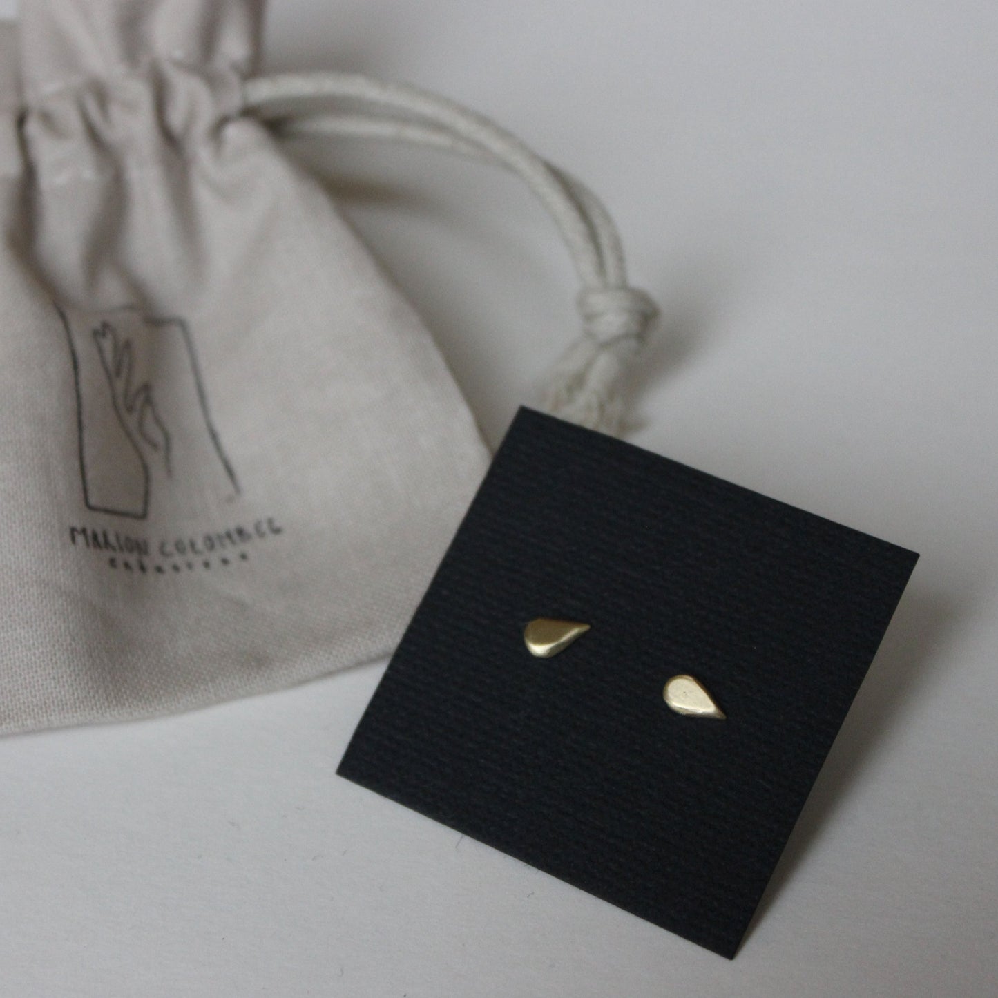 Puces d'oreilles goutte